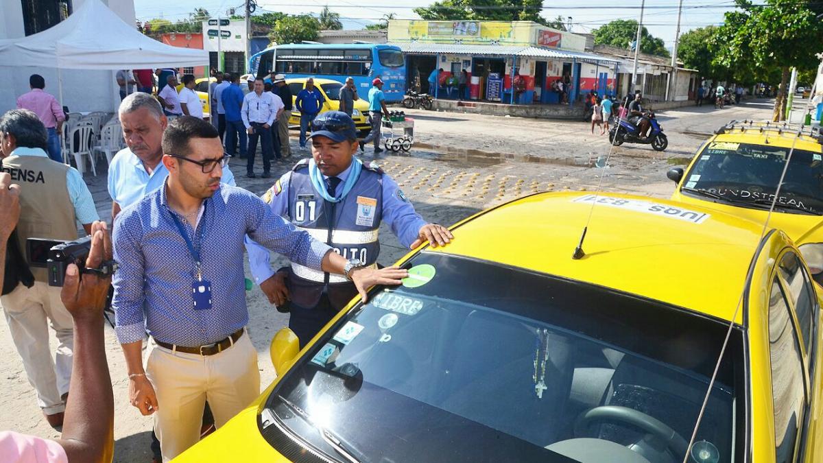 “El 70% de las tarifas de taxis bajaron o se mantuvieron con el taxímetro”: Sec. de Movilidad