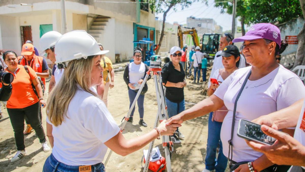 Los moradores de la calle 14 de Gaira empiezan a disfrutar de los beneficios del mejoramiento de esta importante obra