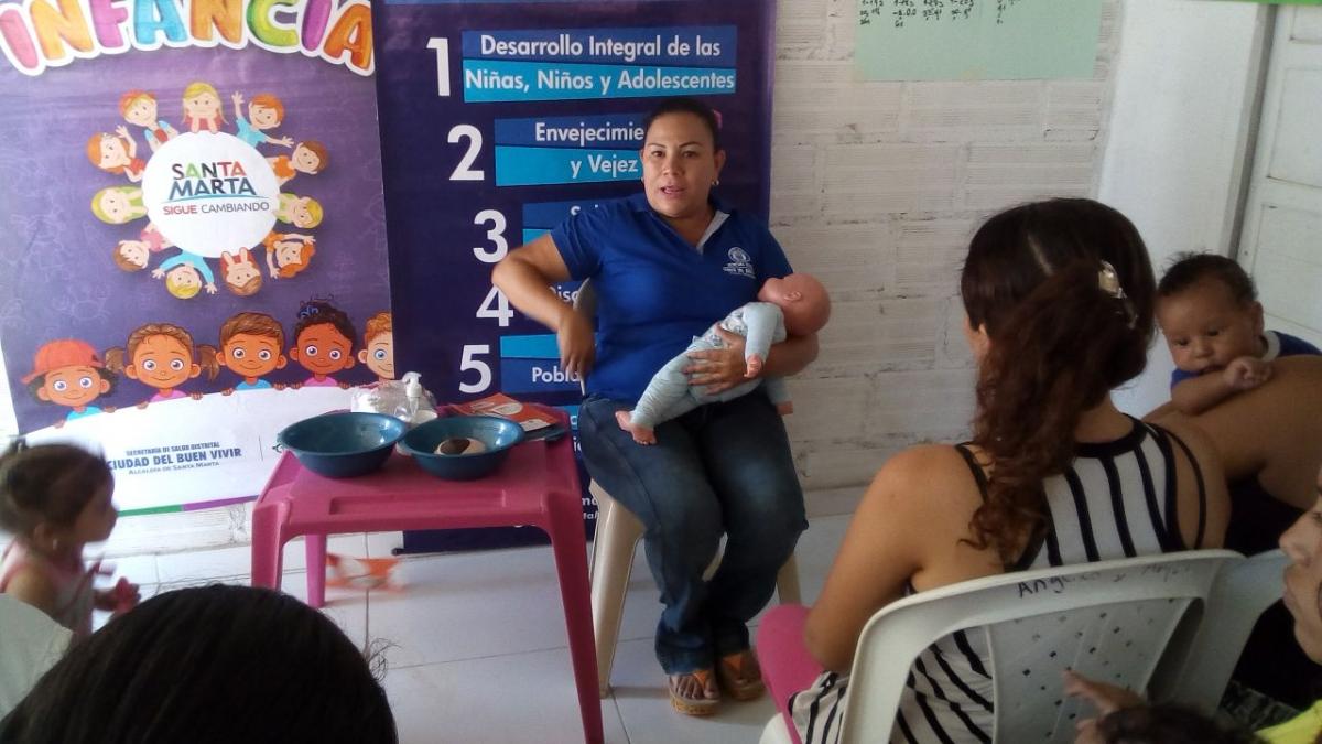 Distrito sensibiliza a 300 mujeres en el Mes Regional de la Lactancia Materna