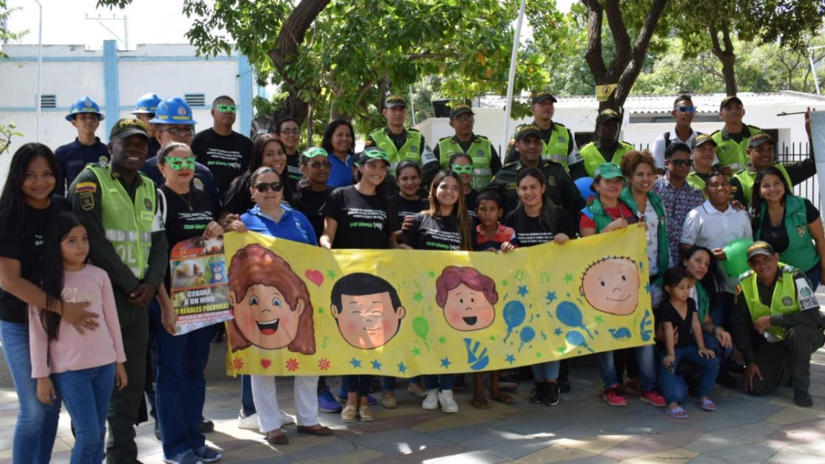 Con acogida recibió la comunidad gran caravana de prevención de uso de la pólvora