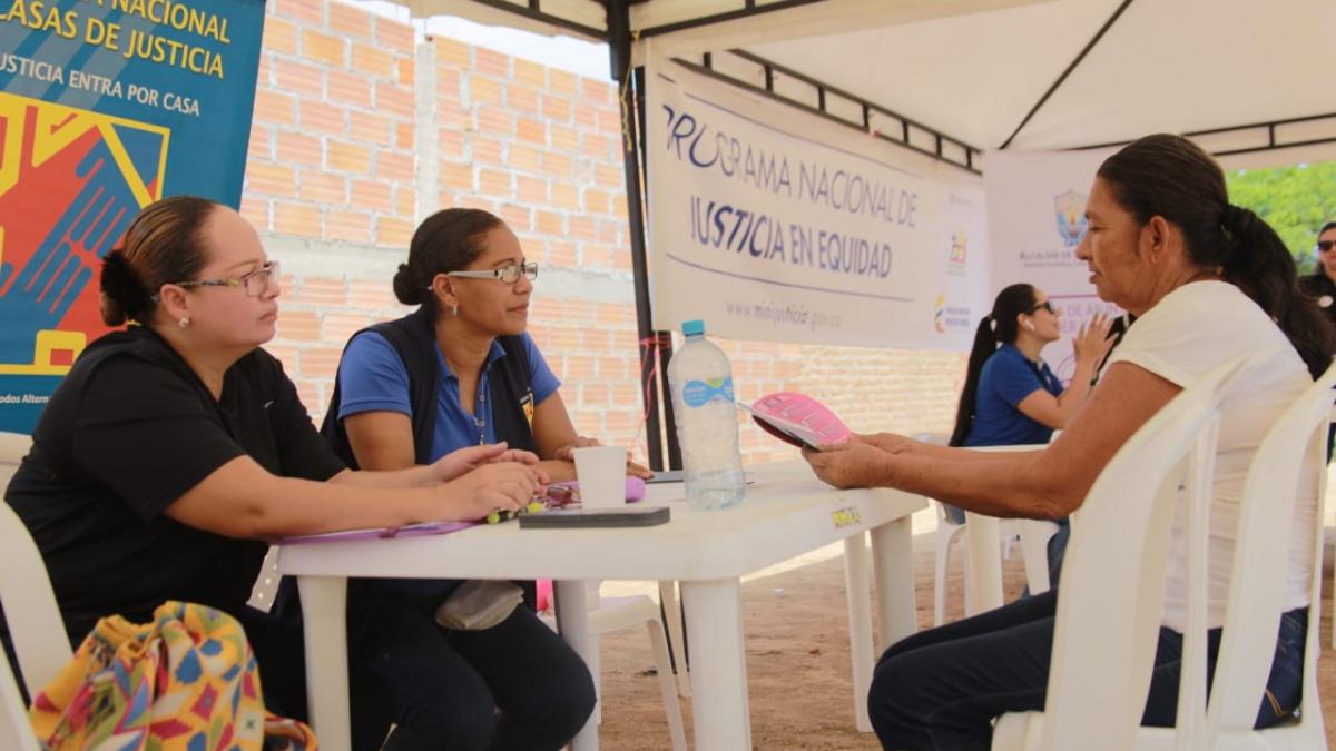 Casa de Justicia visita barrios de Santa Marta con su oferta institucional