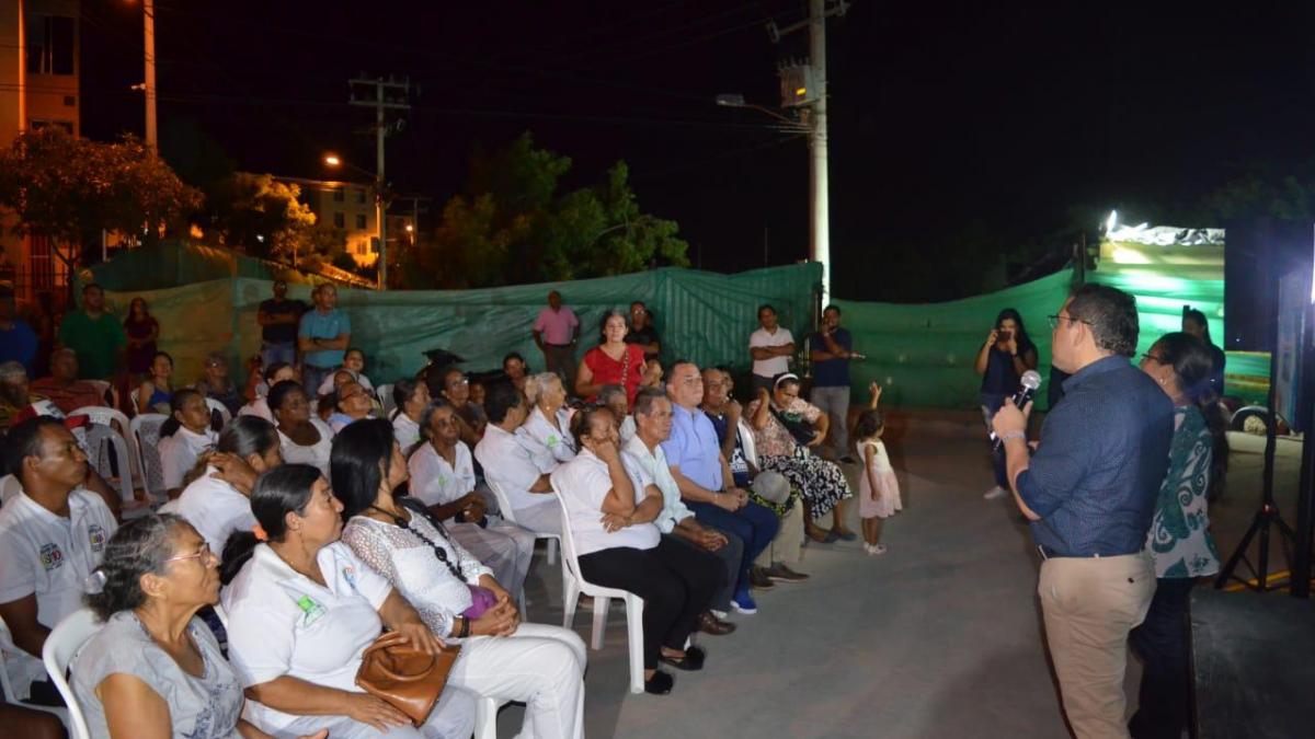 Una obra más del Cambio, se iniciaron trabajos en el Centro de Vida para el Adulto Mayor de El Cisne