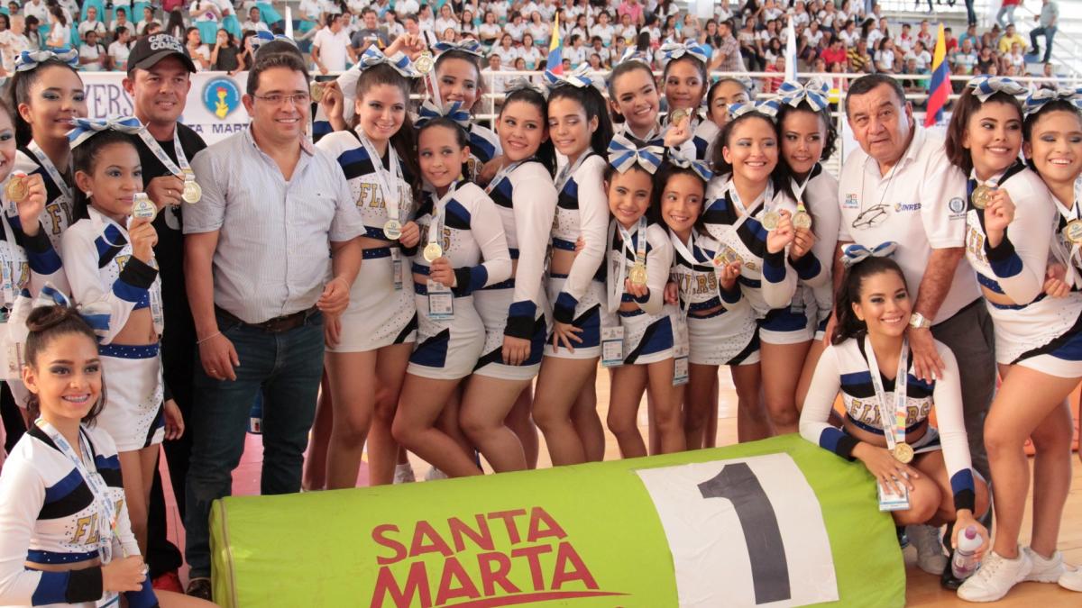 Alcalde premió a deportistas y exaltó a instituciones educativas