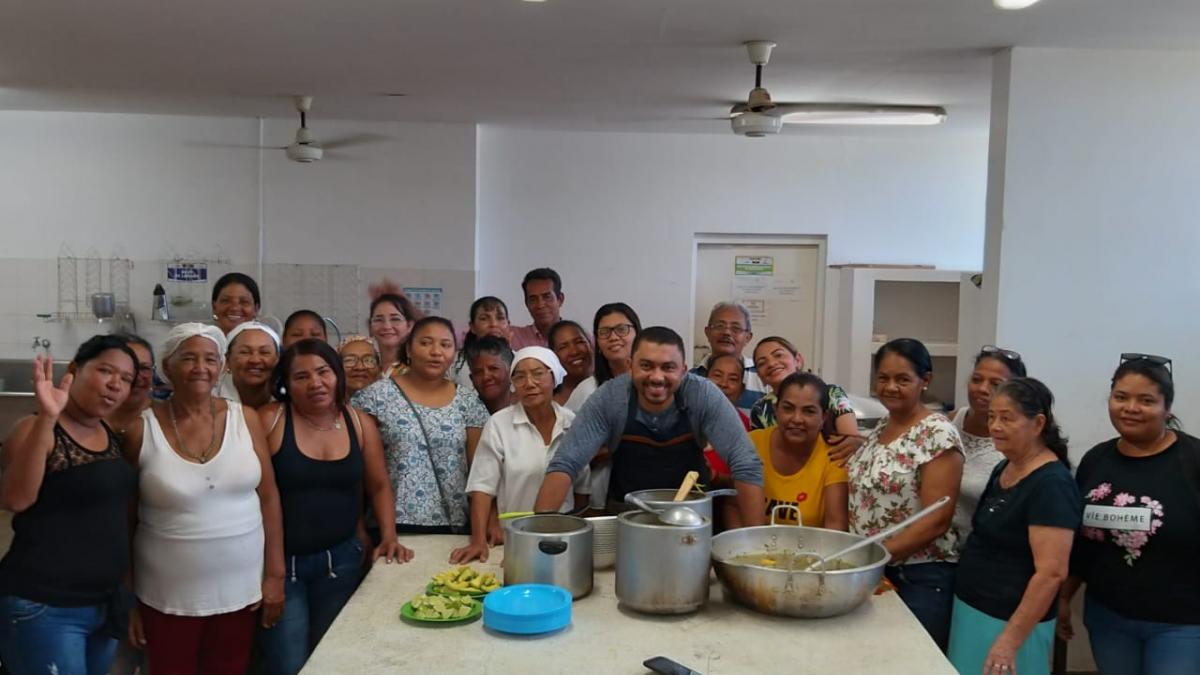 45 cocineros del Mercado Público reciben formación en técnicas de elaboración de platos típicos