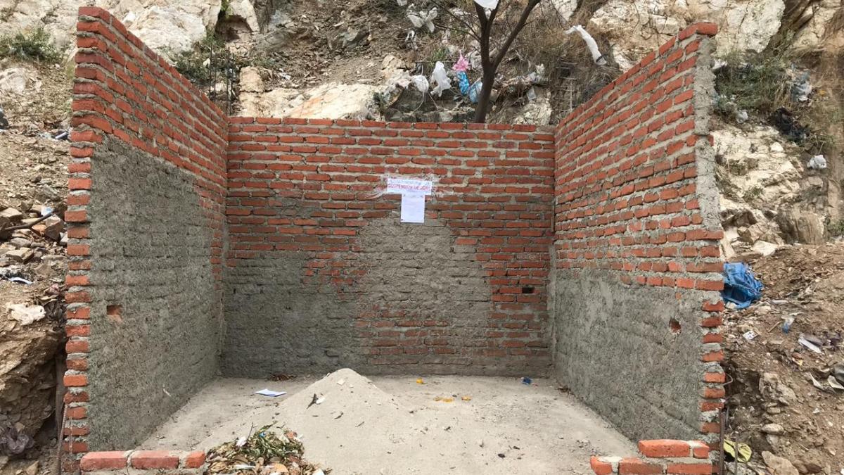 Demolida obra en construcción por estar en espacio público y zona de alto riesgo