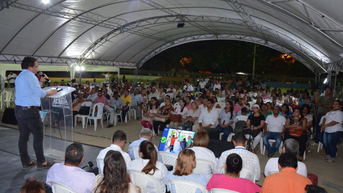 Alcalde pactó compromisos con la comunidad del barrio el Parque y sectores aledaños