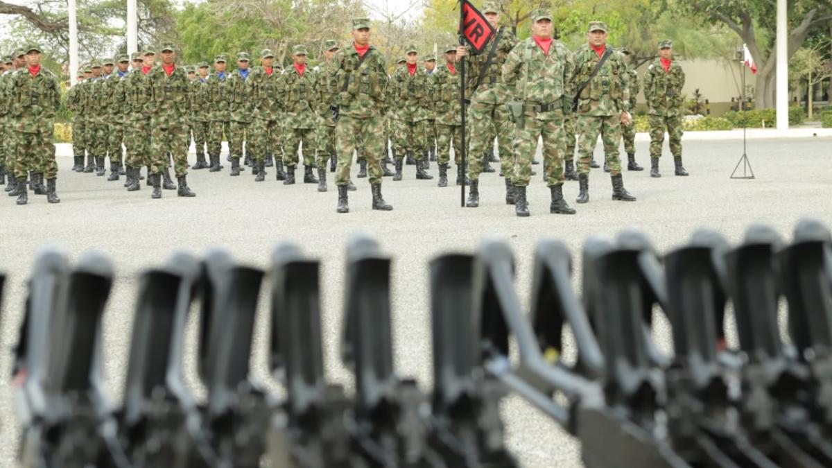 Distrito acompañó a Primera División en entrega de armas del primer contingente de soldados del 2019