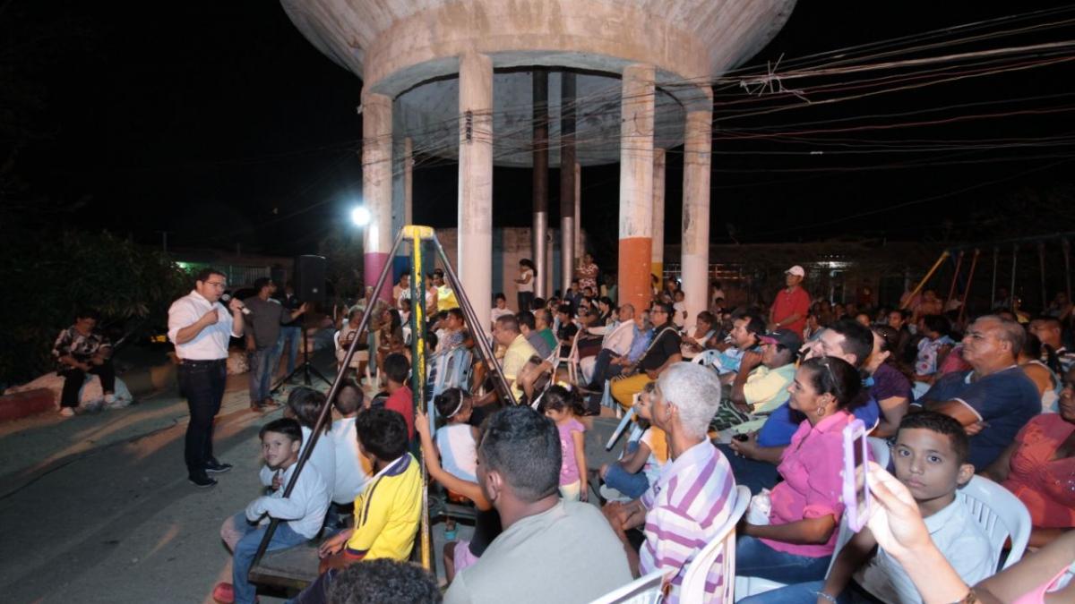 Distrito y comunidad acuerdan instalación de trasformadores y redes en Cerro de San Jacinto de Gaira