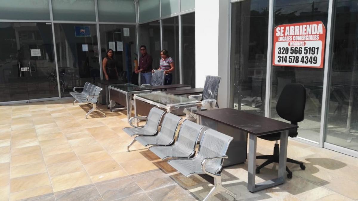 Alcaldía de Localidad III hace entrega de muebles y equipos de oficina a las Inspecciones de Policía de Gaira y La Paz