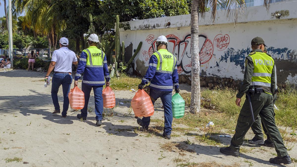 Duro golpe a las ventas ilegales de alimentos en El Rodadero