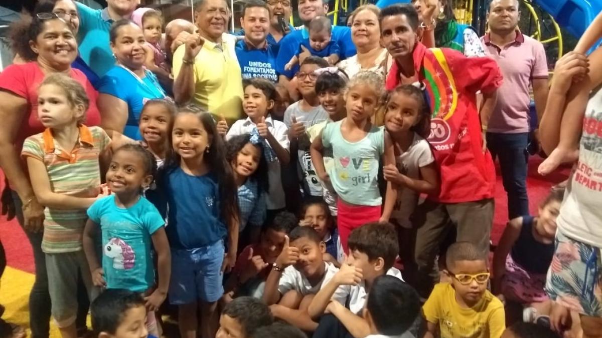 Con vacunas y juegos, 200 niños samarios se gozan 1mer día del Mes de la Niñez del Distrito