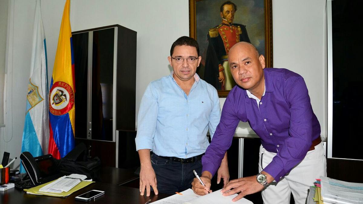 EL ALCALDE RAFAEL MARTÍNEZ Y EL SECRETARIO DE EDUCACIÓN DISTRITAL JULIO AGUILAR