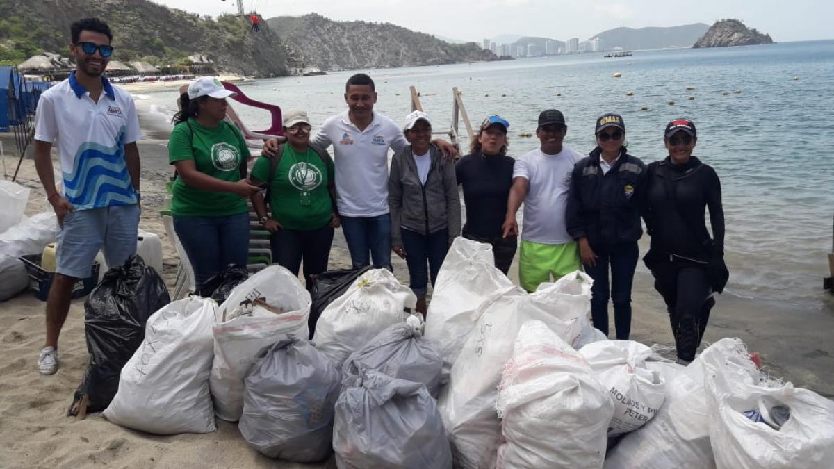 Indetur, Dadsa y demás autoridades se unen por limpieza de Playa Blanca con miras a galardón internacional