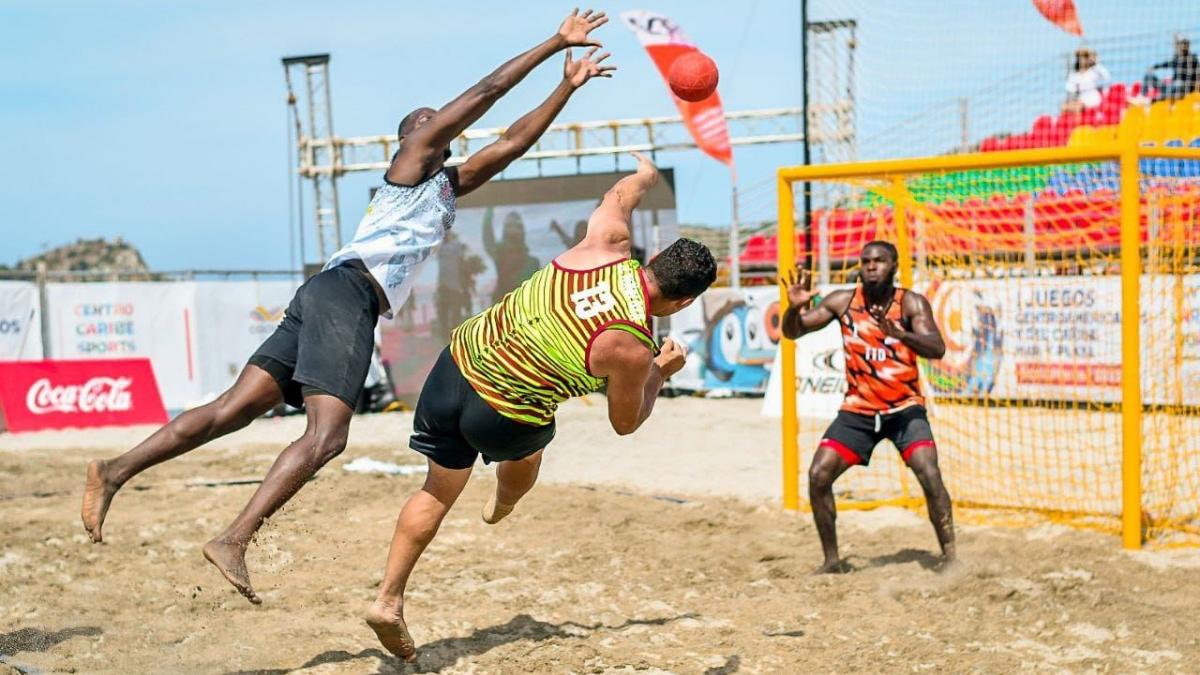 El Rodadero es una arena de gladiadores del balonmano en los Juegos Centroamericanos y del Caribe de Mar y Playa