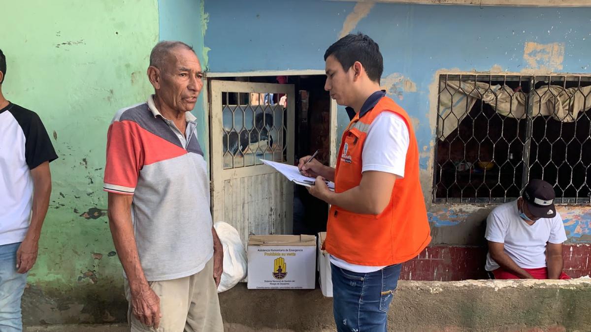 Distrito remueve material rocoso y lodo en el barrio Las Malvinas tras afectaciones por la temporada de lluvias