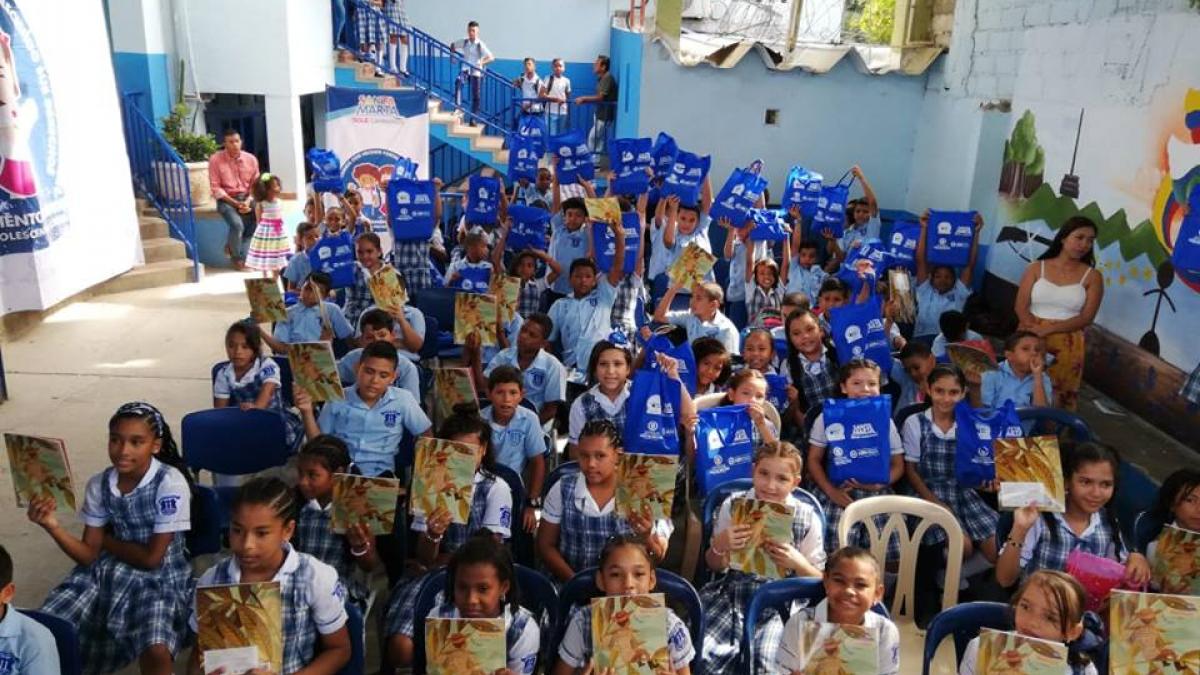 Entregados 300 kits a niños, niñas  y adolescentes para prevenir reclutamiento forzado en el Distrito