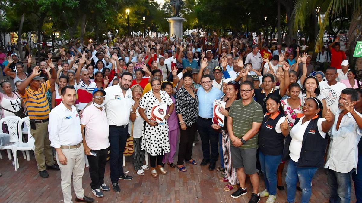 La entrega de títulos no se detiene: Alcalde Martínez entregó cuatrocientos nuevos títulos de propiedad