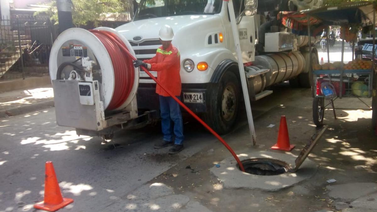 Essmar atiende contingencia en el sistema de alcantarillado, presentada en El Pando