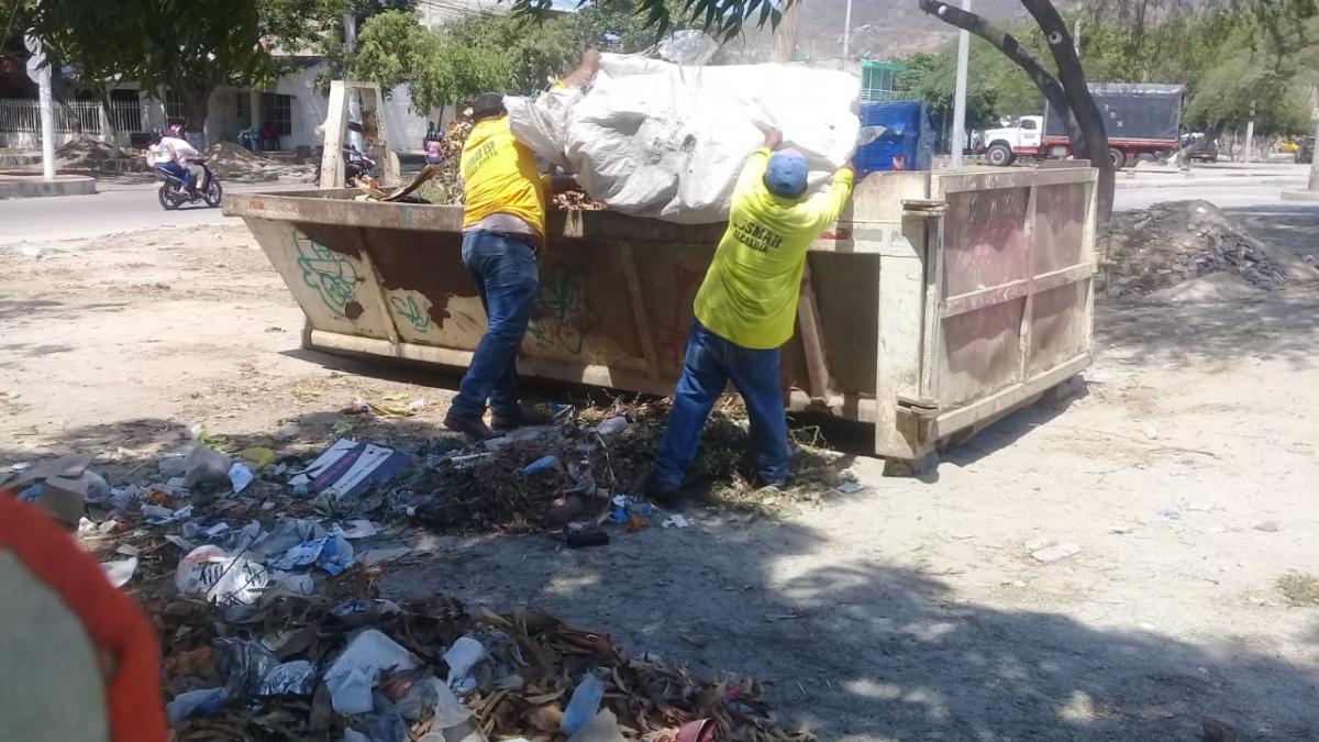 Essmar limpió canal pluvial de El Pando y Santa Ana