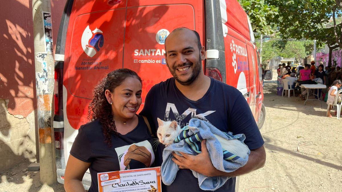 ‘Felita’: La gatita sorda que se robó el corazón de todos en las jornadas de esterilización de la Alcaldía