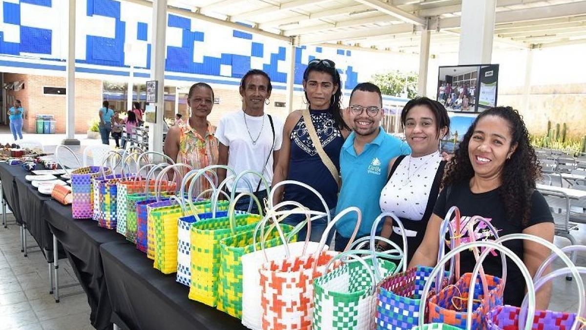 La Plaza de Pescados y Mariscos, y la de Comidas Populares, recibió a los samarios con increíbles promociones y presentaciones artísticas