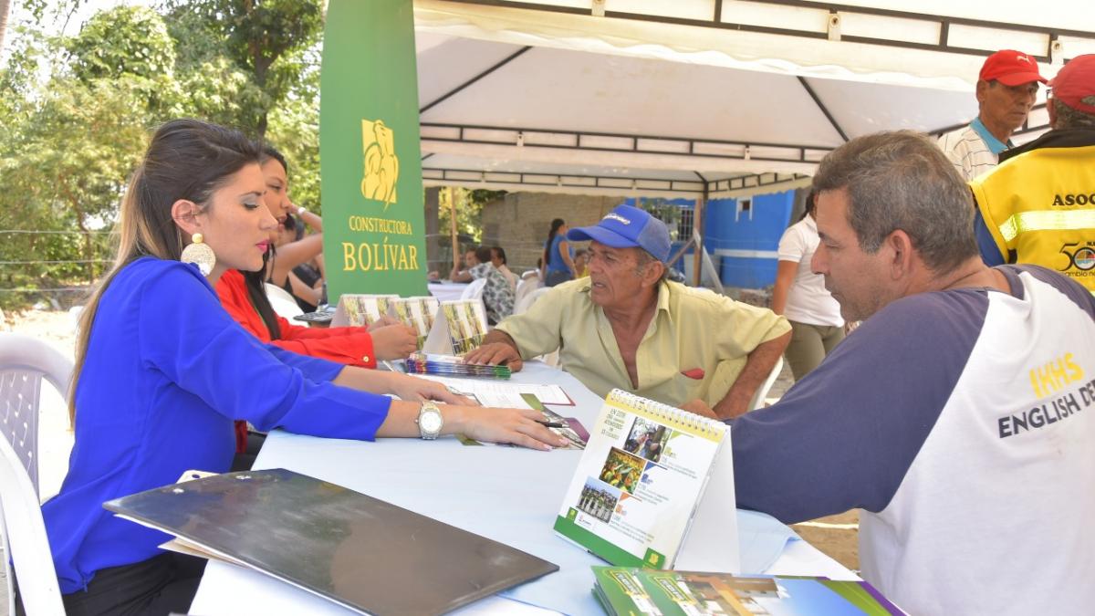 Alcaldía de Santa Marta lidera feria inmobiliaria en el proyecto de ampliación de la calle 30