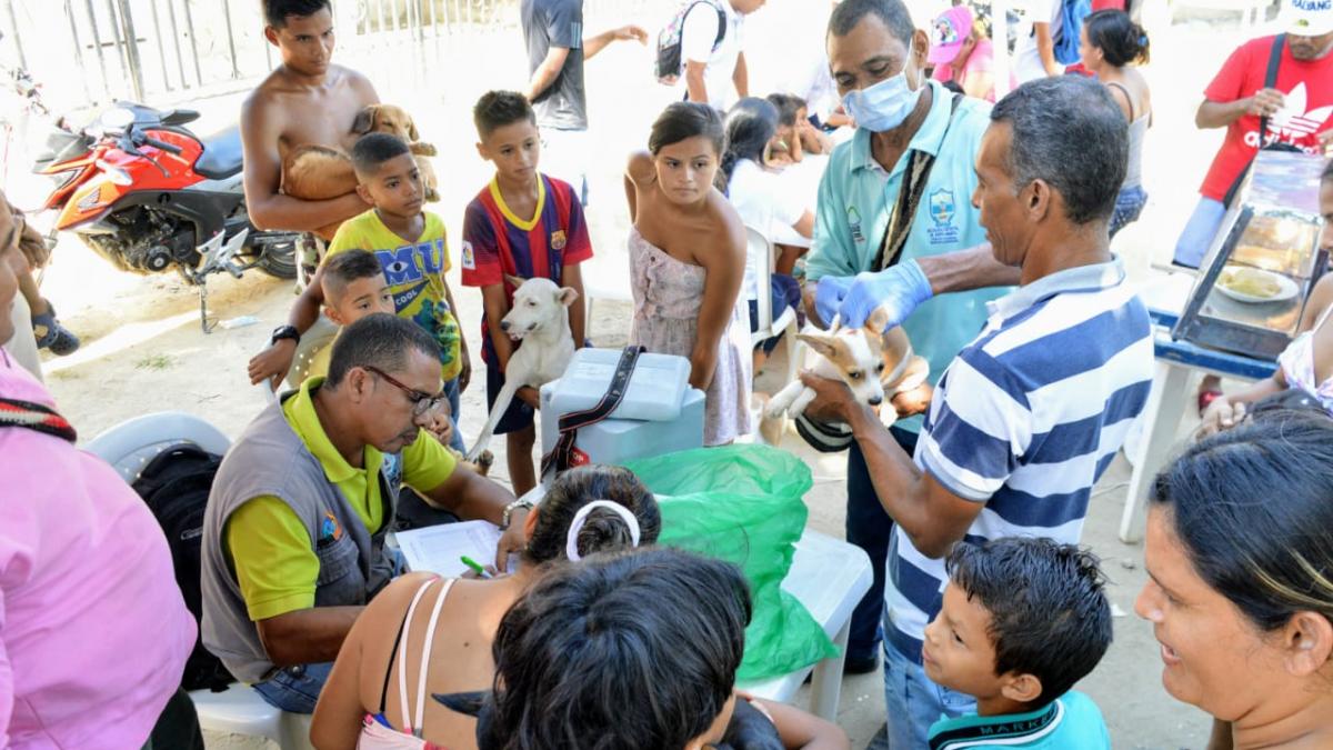 Habitantes de La Esmeralda se beneficiaron con las Ferias de la Equidad