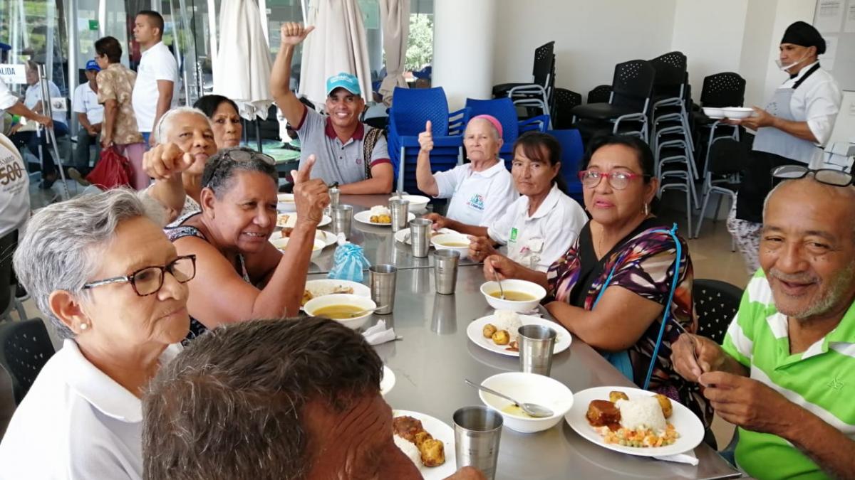 Abuelitos de la Localidad I gozaron de los servicios ofrecidos en el Centro de Vida de Bastidas