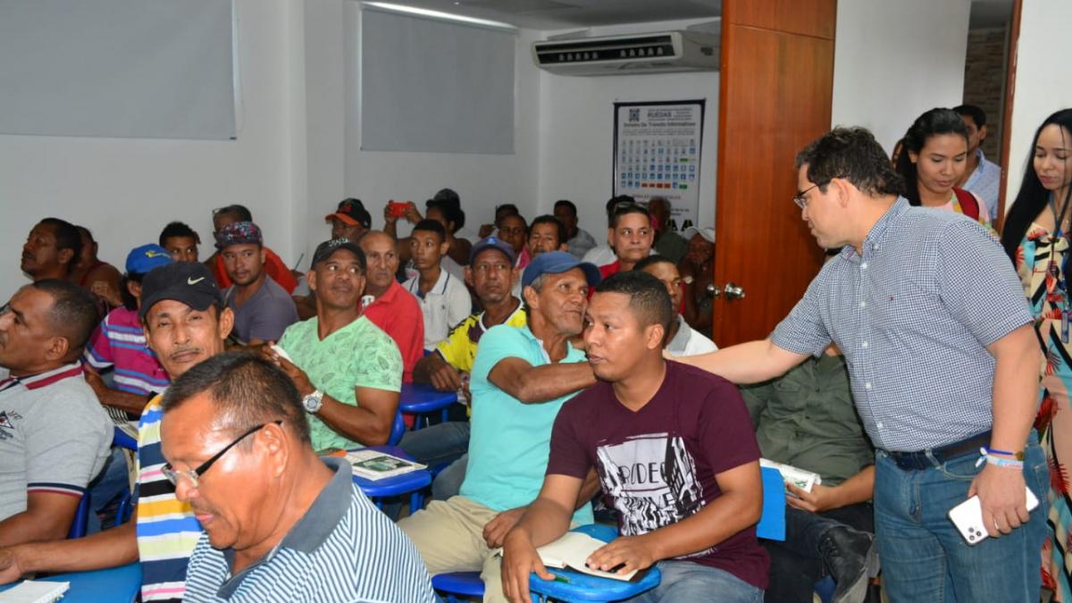 48 beneficiados del Programa de Sustitución de vehículos de Tracción Animal iniciaron curso de conducción