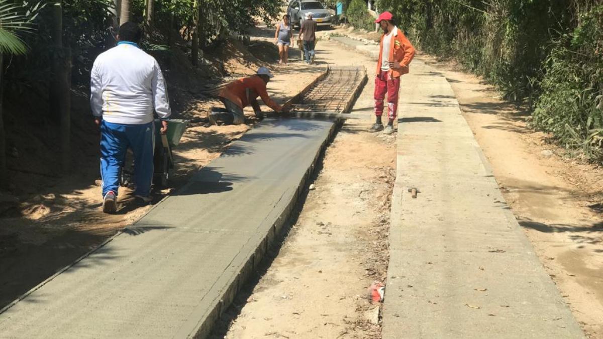 Avanza en un 50 % obra de placa huella en Masinga