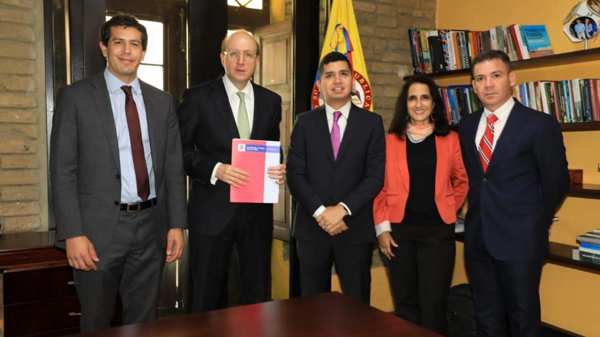 Minvivienda, Alcaldía Distrital y BID firman acuerdo para fortalecimiento institucional de la ESSMAR ESP