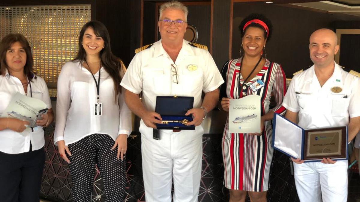 Alcaldía entregó llaves de Santa Marta a capitán del Norwegian Gem