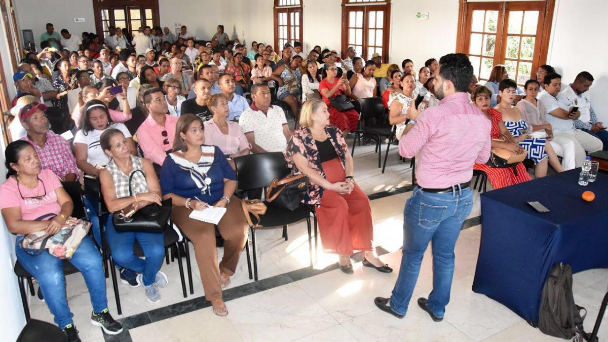 Capacitados más de 800 líderes para participar en elecciones comunales