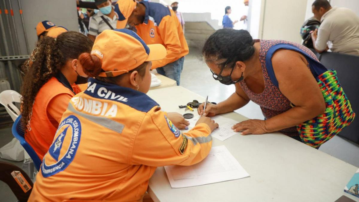 Distrito entregó mil ayudas humanitarias a las familias afectadas por la ola invernal