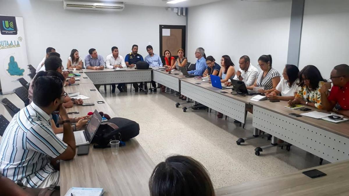 Alcaldía de Santa Marta y la UCC establecen plan de trabajo para prevenir desastres naturales