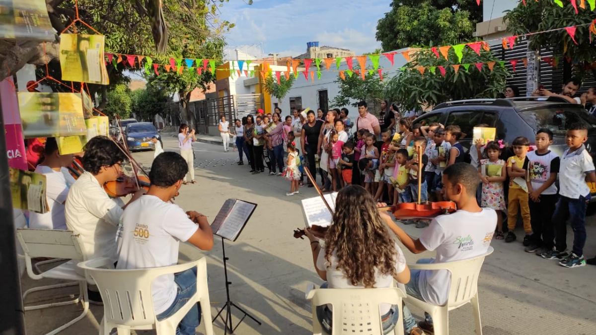 A 30 barrios de la ciudad, la EFAC llevó Galerías Callejeras