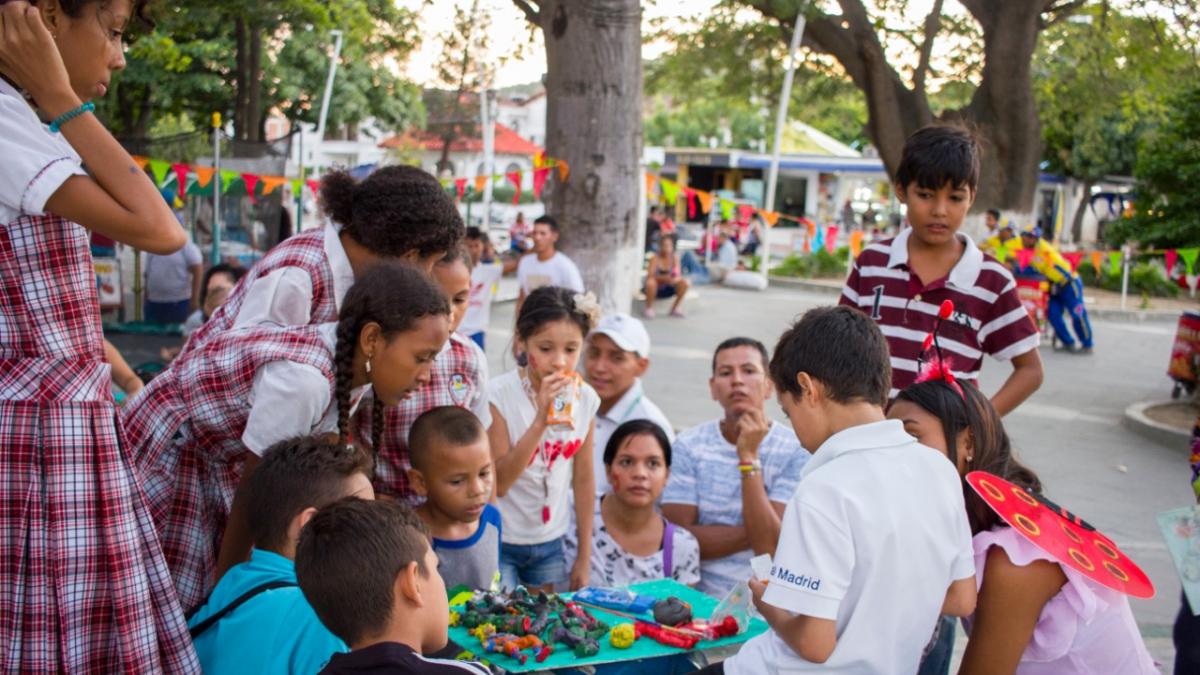 En el Parque Central de Gaira, se desarrolló Galería Callejera de la EFAC