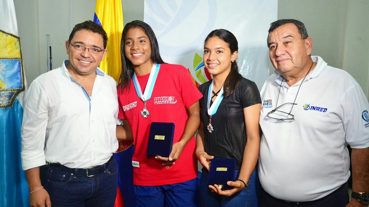 Alcalde Rafael Martínez ofreció facilidad de créditos a campeonas mundiales de patinaje