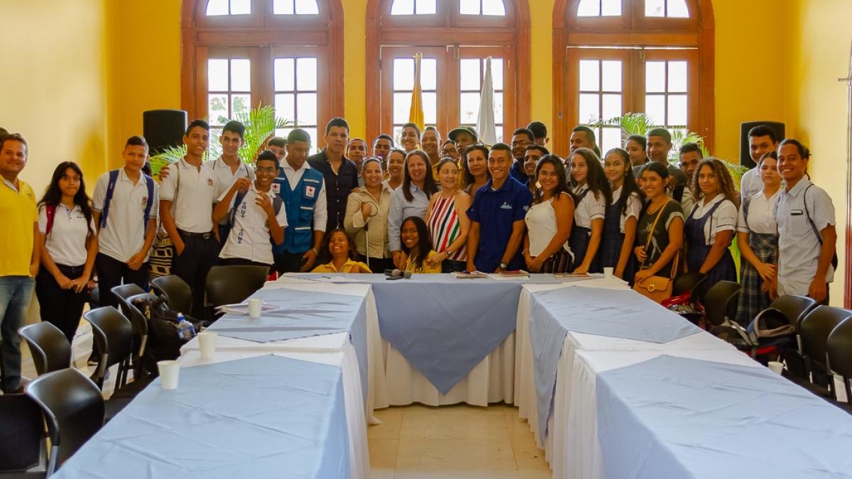 Alcaldía Distrital promueve el liderazgo social de los jóvenes samarios 