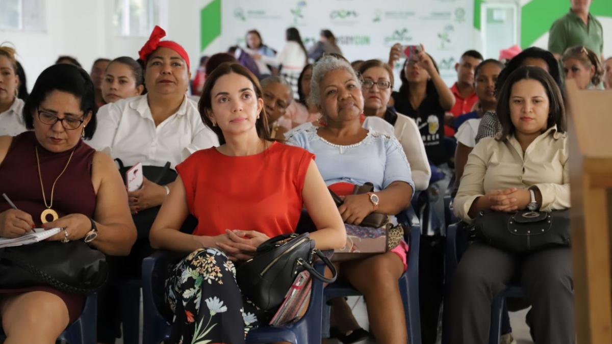 Alcaldía de Santa Marta capacitó a 60 mujeres en emprendimiento y liderazgo transformacional