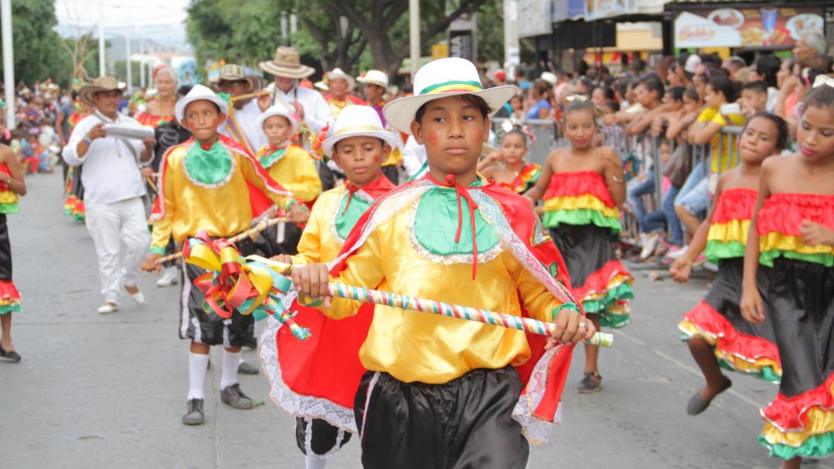 GRAN DESFILE FOLCLÓRICO