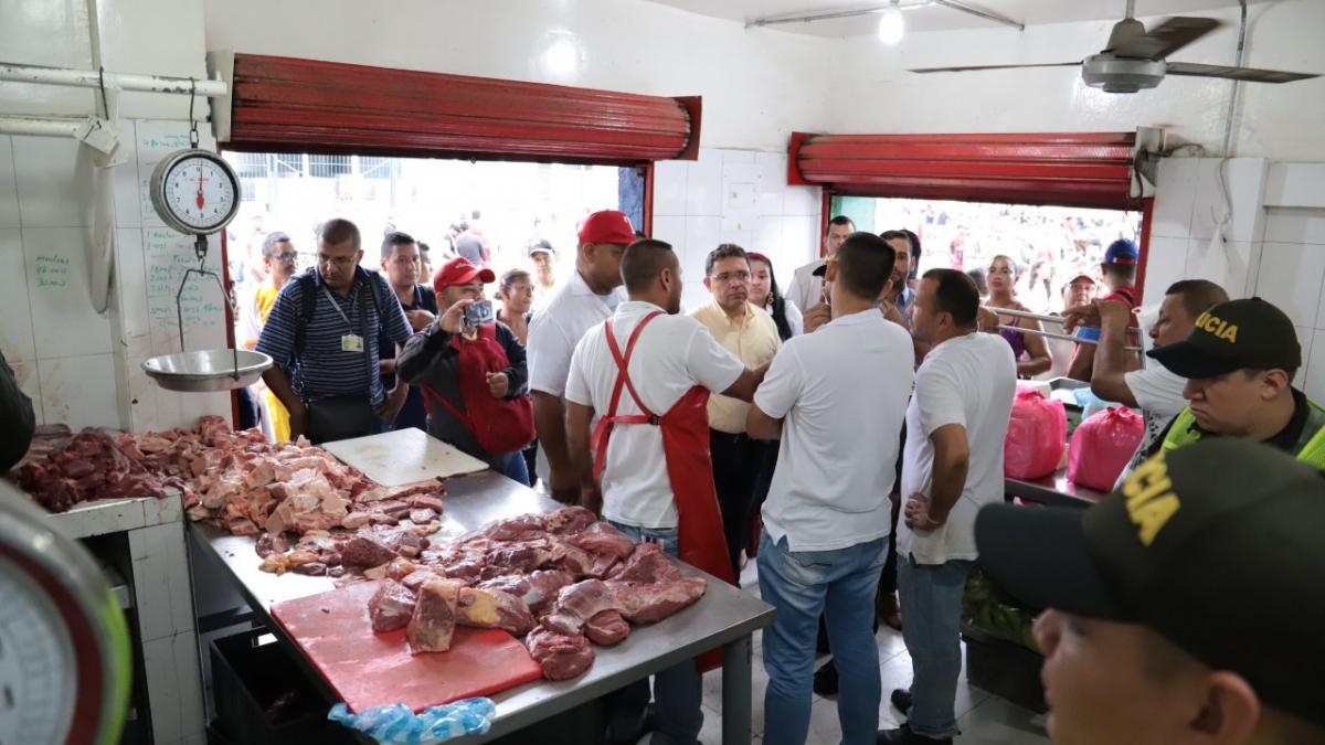 416 kilos de carne incautada y 3 capturados dejó operativo en el Mercado Público