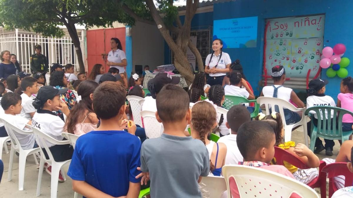 Conmemoran Día Internacional de la Niña en el barrio Olaya Herrera