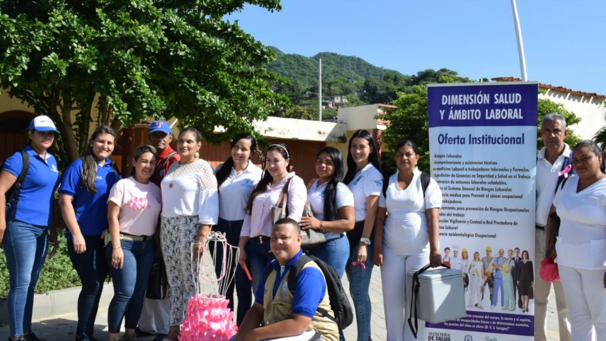 Distrito realiza en Bastidas acciones de salud pública casa a casa