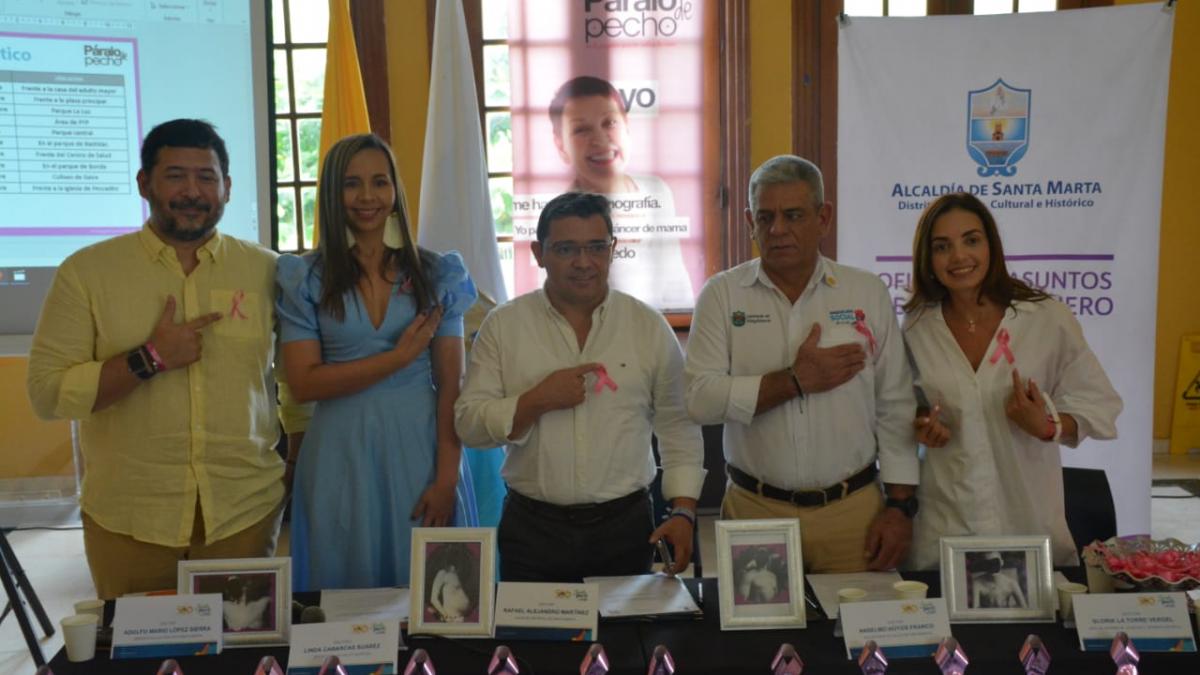 Santa Marta también “Para el pecho al cáncer de mama”