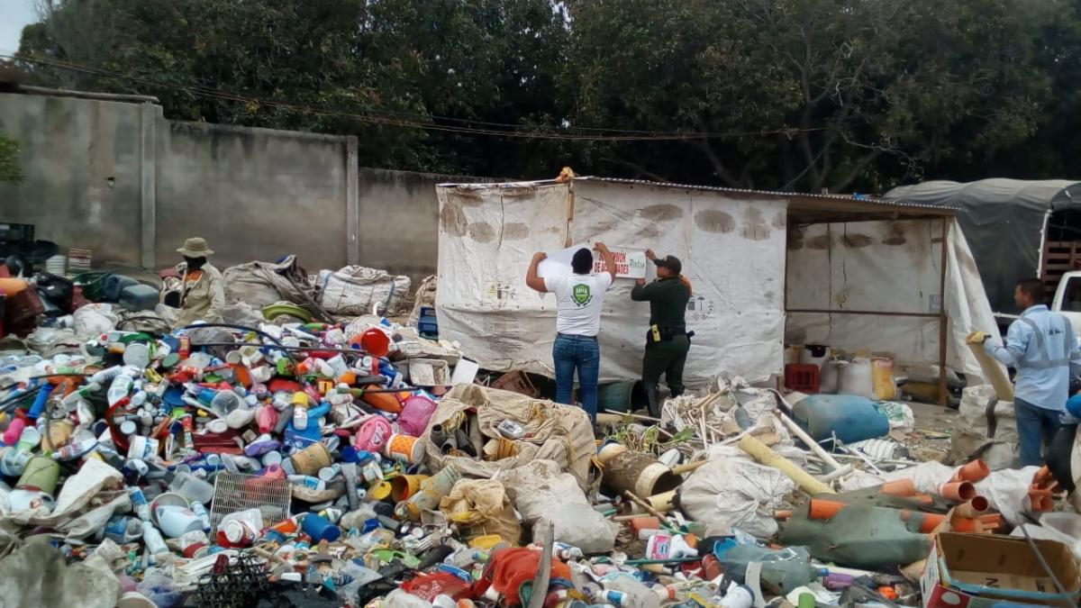 Dadsa aplica sanciones a un almacén de cadena, un parqueadero y a dos empresas recicladoras