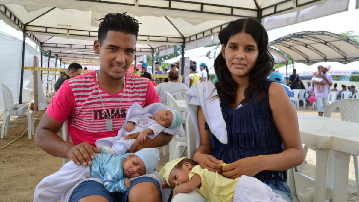 Los trillizos Barrientos llenaron de ternura las Ferias de la Equidad en Cristo Rey