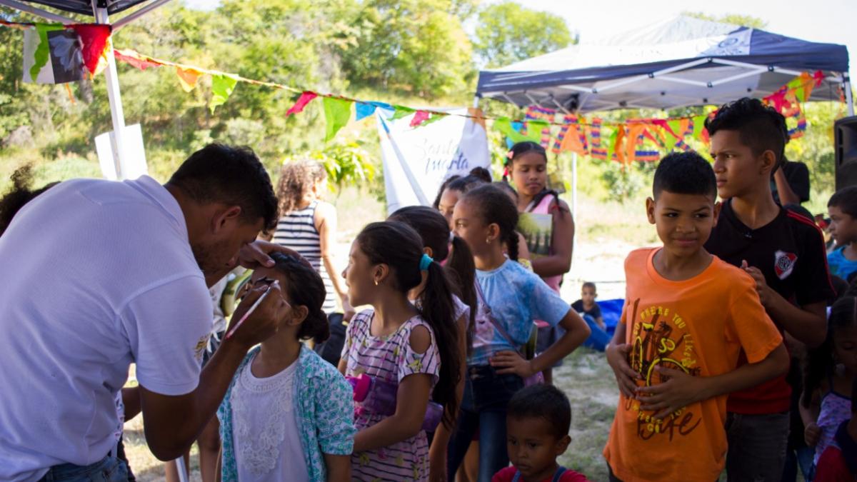 En lo alto de la Rosalía, niños y niñas se apropiaron del arte durante Galería Callejera