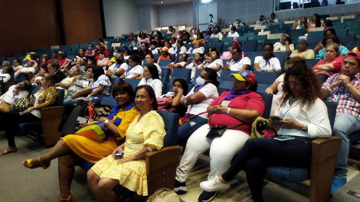 Más de 400 mujeres analizaron temas de género y equidad en el Primer Encuentro Internacional Caribe es Mujer