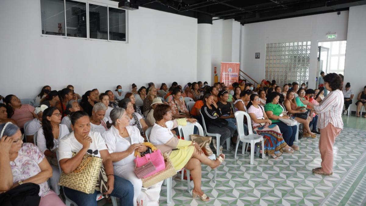 Alcaldesa Virna Johnson reinició la Escuela de Formación para Mujeres del Distrito de Santa Marta